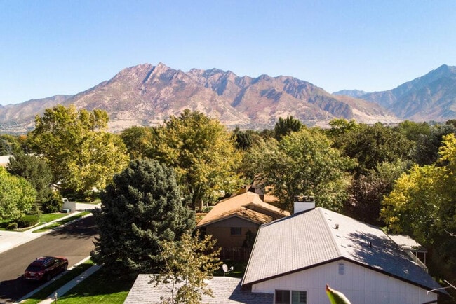 1416 S Hollow Dale Dr in Cottonwood Heights, UT - Building Photo - Building Photo