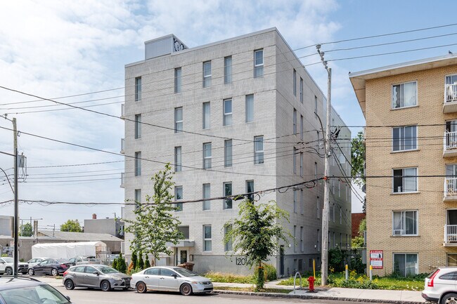 12018 Rue Lachapelle in Montréal, QC - Building Photo - Building Photo