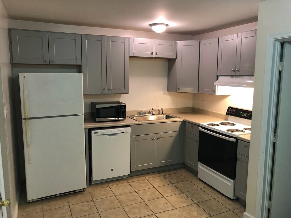 4144 O Hare Drive in Virginia Beach, VA - Building Photo