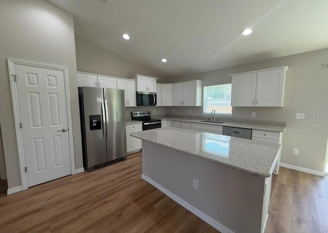 13756 SW 102nd Pl in Dunnellon, FL - Foto de edificio - Building Photo