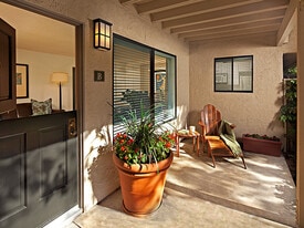 Parkwood Apartment Homes in Irvine, CA - Building Photo