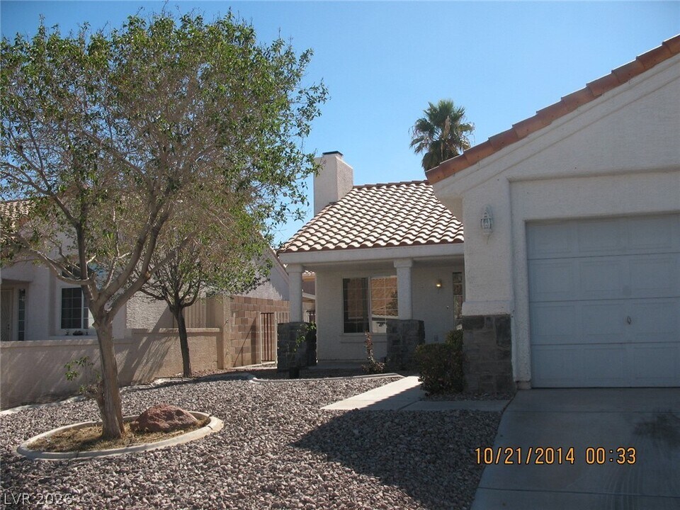 122 Red Coral Dr in Henderson, NV - Building Photo