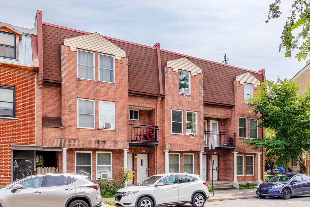 3982 Saint-Jacques Rue in Montréal, QC - Building Photo