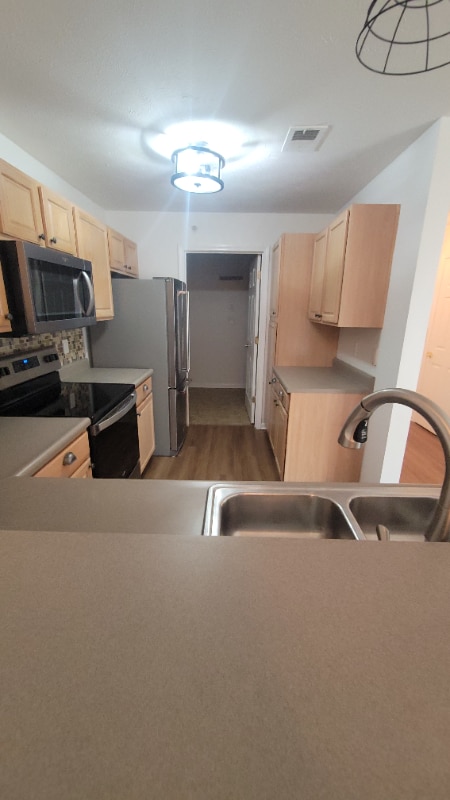 6403 Shelton Circle in Crestwood, KY - Foto de edificio - Building Photo