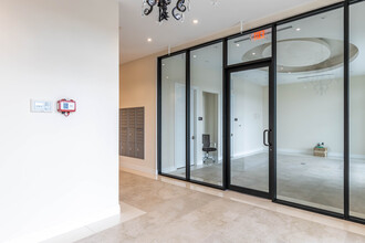 Villa Vendome Apartments in West Miami, FL - Building Photo - Lobby