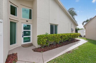 6425 96th Pl S in Boynton Beach, FL - Building Photo - Building Photo