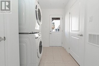 12 Hine Rd in Brantford, ON - Building Photo - Building Photo