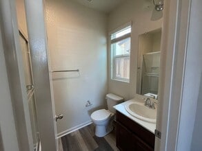 2016 Davis St in Woodland, CA - Building Photo - Building Photo