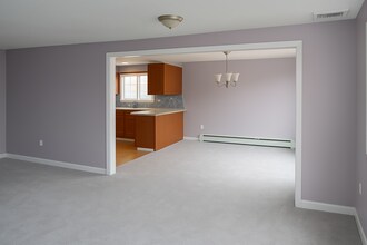 47 Oak Island St, Unit 1 in Revere, MA - Building Photo - Building Photo