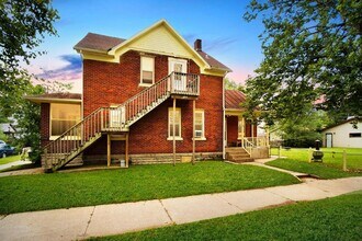 1604 10th St S, Unit 1 in La crosse, WI - Foto de edificio - Building Photo