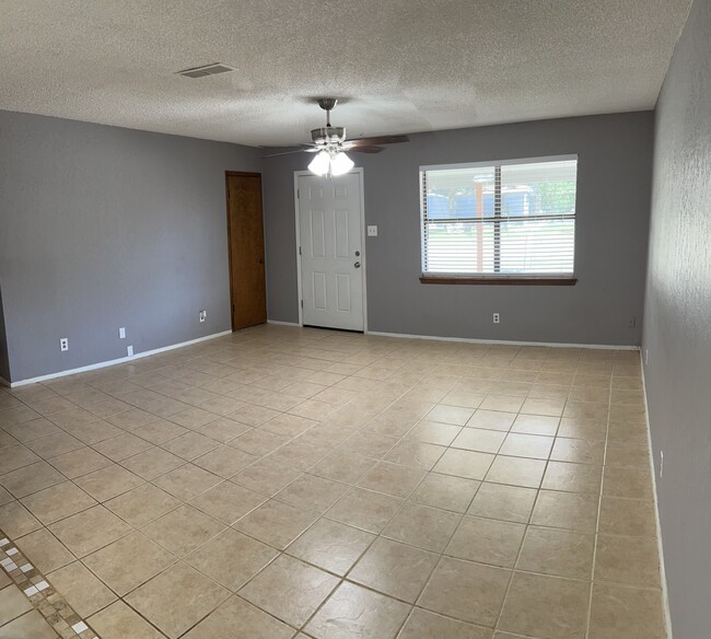 418 4th St in Tuscola, TX - Foto de edificio - Building Photo