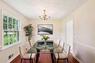 498 Cole Dr SW in Lilburn, GA - Building Photo - Building Photo