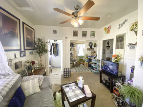 97-103 W Taylor St in Reno, NV - Building Photo - Interior Photo