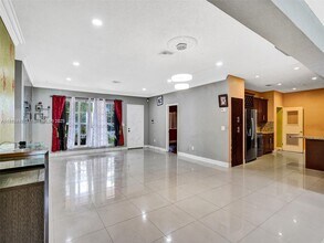 1161 NE 202nd St in Miami, FL - Building Photo - Building Photo