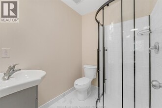 1035 California Ave in Windsor, ON - Building Photo - Building Photo