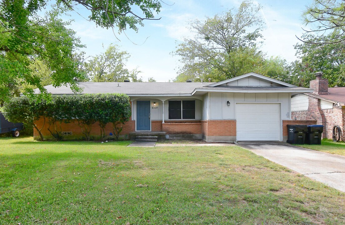 6508 Finch Dr in Greenville, TX - Building Photo