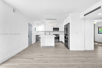 3265 Virginia St in Miami, FL - Building Photo - Building Photo