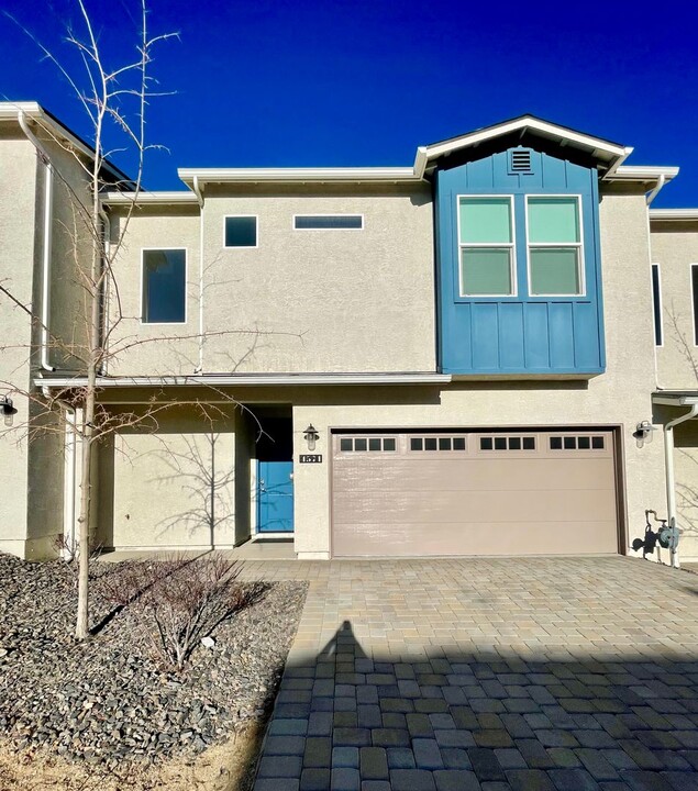 4571 Falcon Rock Ln in Sun Valley, NV - Building Photo