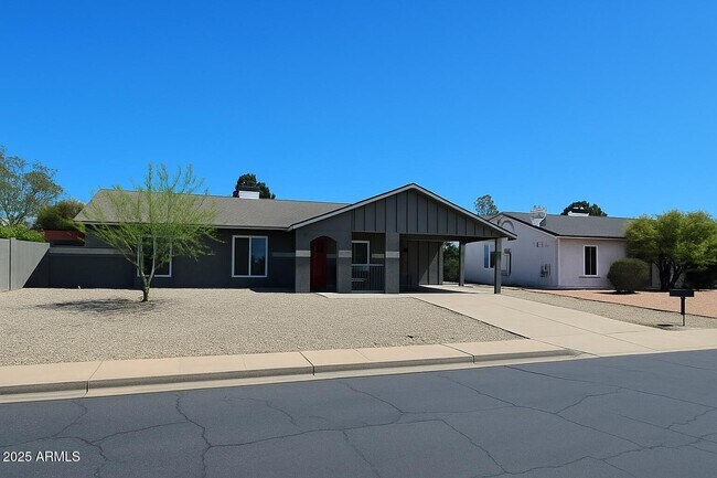 property at 642 W Plata Ave