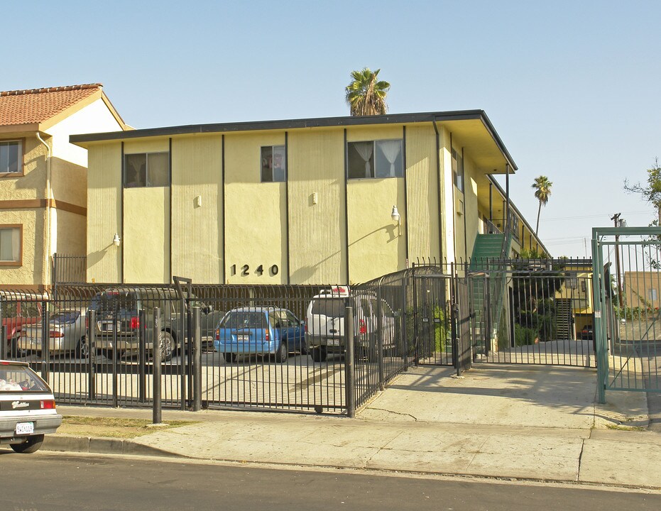 1240 S Norton Ave in Los Angeles, CA - Foto de edificio