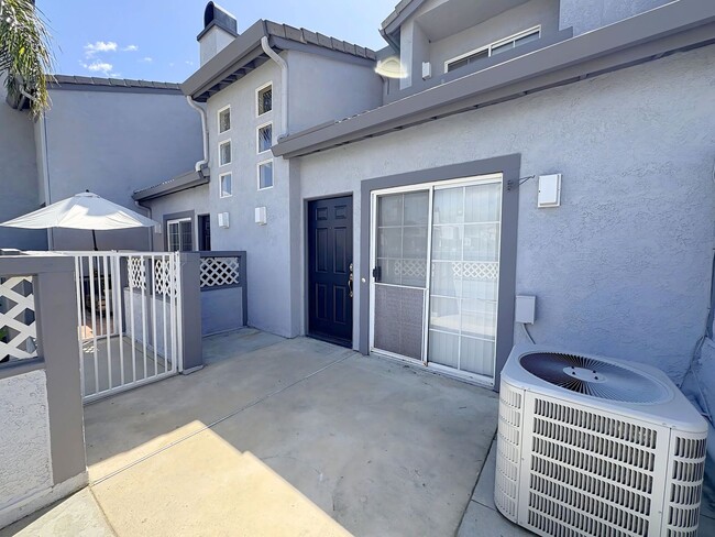 8552 Stoneyhill Dr in Rancho Cucamonga, CA - Building Photo - Building Photo