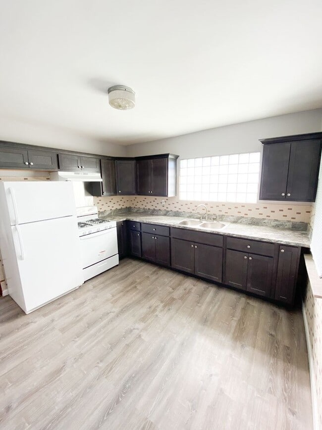 property at 3824 Eiler St