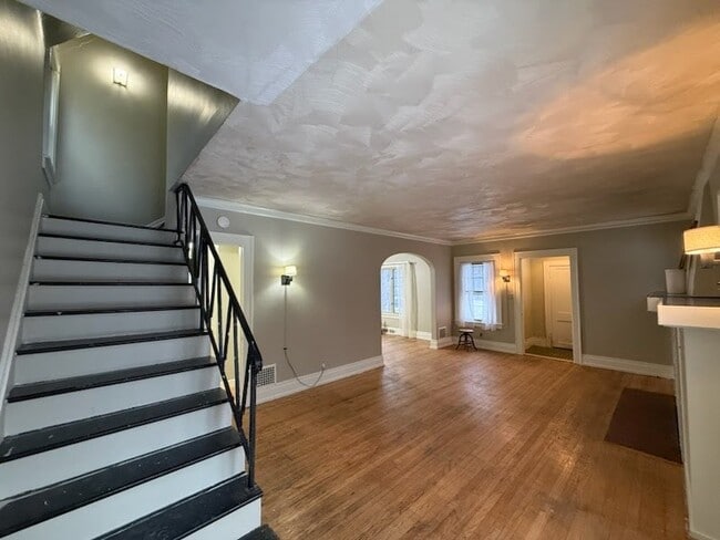 721 Salt Springs Rd in Syracuse, NY - Building Photo - Building Photo