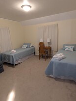 Laurelwood Short-Stays in Gaston, OR - Building Photo