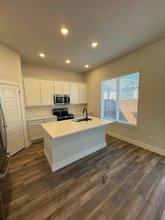 700 N William E Crawford Ave in Rockwall, TX - Foto de edificio