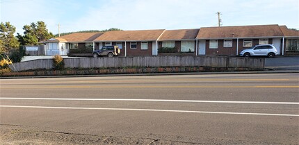 1806 Winchester Ave in Reedsport, OR - Building Photo - Building Photo