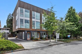9710 Ashworth Ave N in Seattle, WA - Building Photo - Building Photo