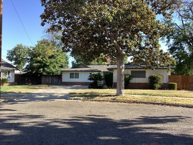 4648 N 6th St in Fresno, CA - Building Photo - Building Photo