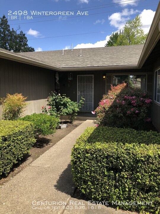 2498 Wintergreen Ave NW in Salem, OR - Building Photo