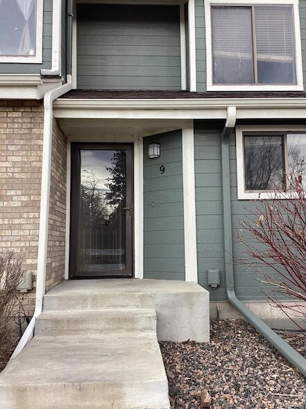 8733 W Cornell Ave in Lakewood, CO - Building Photo