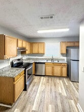 1005 S Madison Ave in Monroe, GA - Building Photo - Building Photo