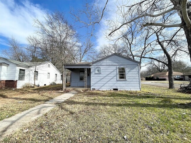 property at 1061 19th St SE