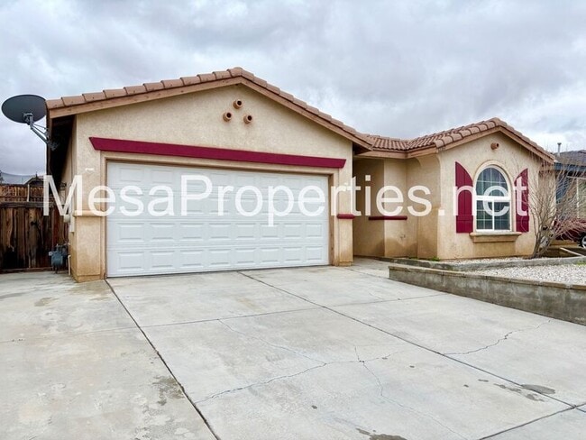 12261 Luna Rd in Victorville, CA - Building Photo - Building Photo