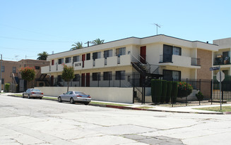 940 S Gramercy Dr Apartments