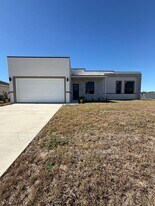 1914 NE 18th Ave in Cape Coral, FL - Building Photo