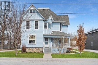 18-18 Oak St in Kawartha Lakes, ON - Building Photo - Building Photo