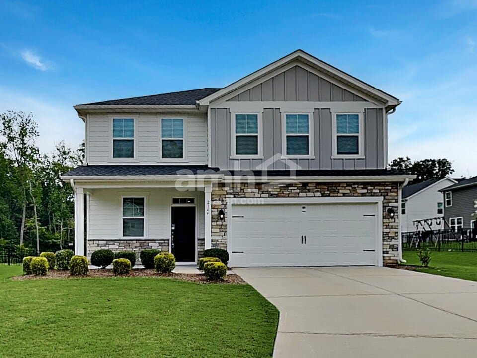 2144 Laurel Walk Ln in Belmont, NC - Building Photo