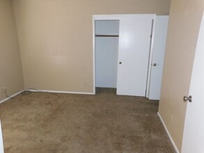 431 Mount McKinley Pl in Ridgecrest, CA - Building Photo - Building Photo