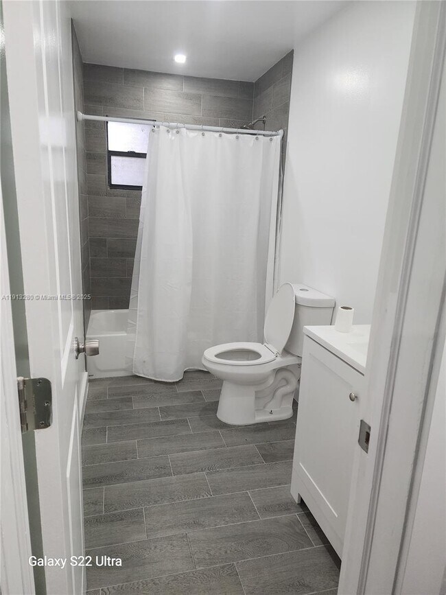 1371 NE 144th St in Miami, FL - Building Photo - Building Photo