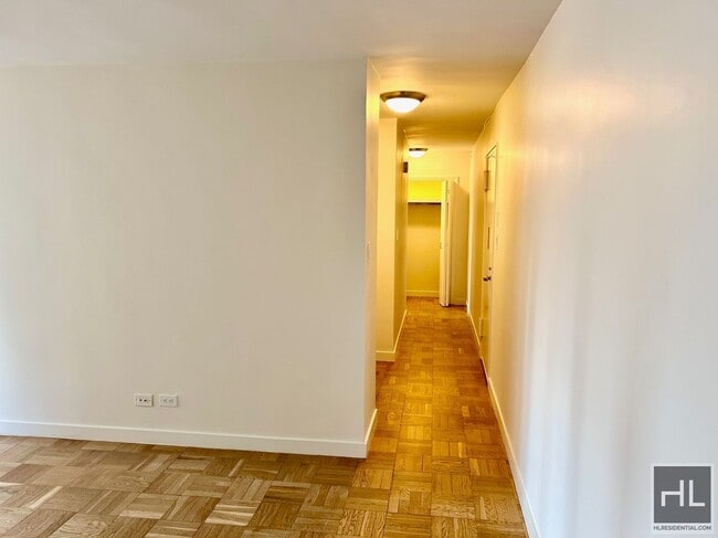 East 79th Street in New York, NY - Foto de edificio - Building Photo