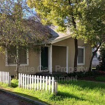 1187 Hobart St in Chico, CA - Building Photo
