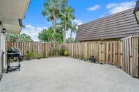 2020 20th Ct in Jupiter, FL - Building Photo - Building Photo