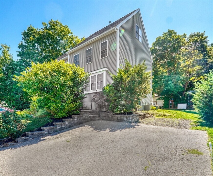 39 Mechanic St in Foxboro, MA - Building Photo