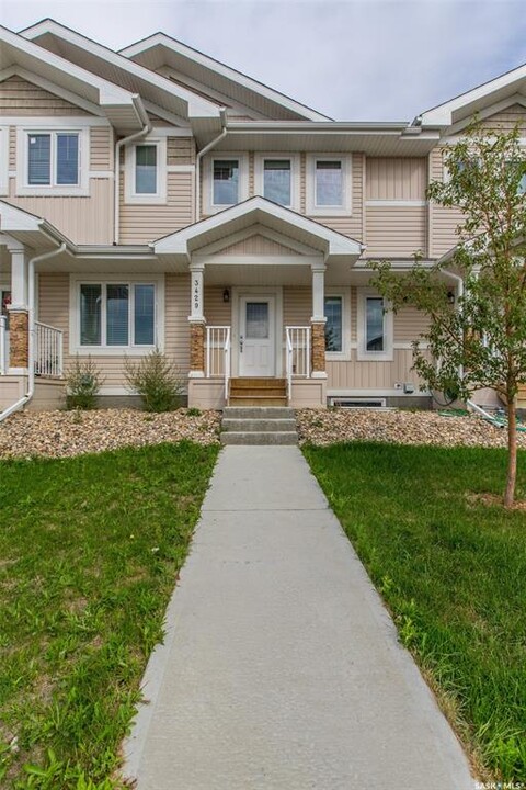 3429 Green Lavender Dr in Regina, SK - Building Photo