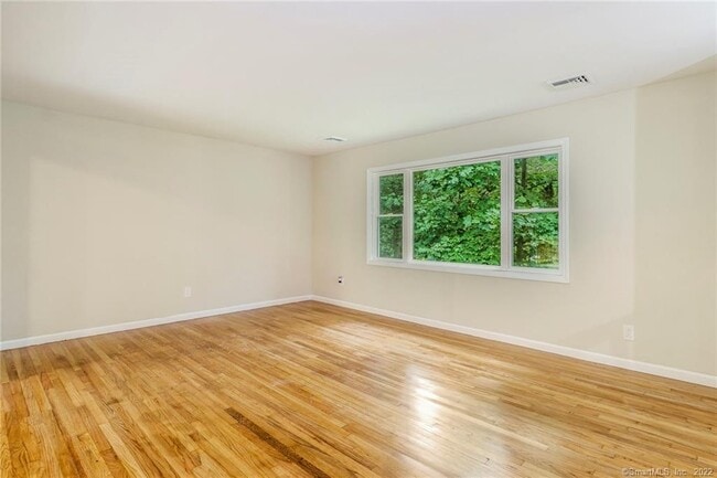 60 Connelly Rd in New Milford, CT - Building Photo - Building Photo