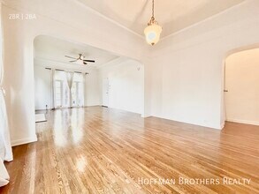 1306 Cloverdale Ave in Los Angeles, CA - Building Photo - Building Photo